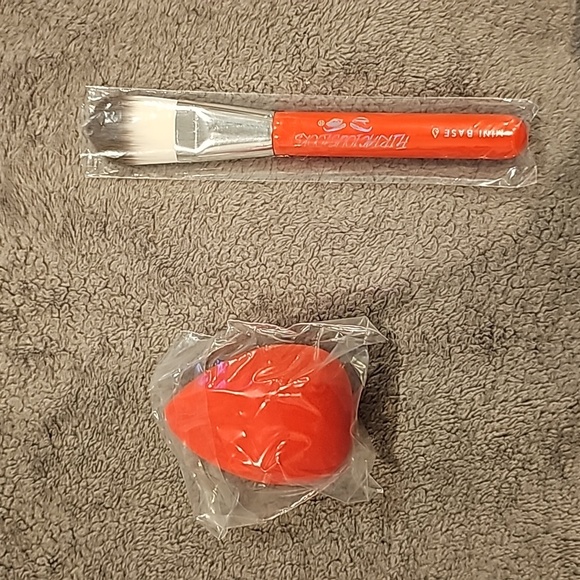 Flirtatious Looks Cosmetics - The Perfect Duel Quick Beat & Mini Base Set - Picture 5 of 5